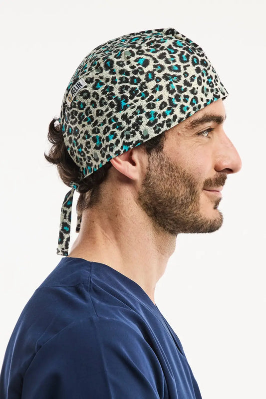 Calot médical léopard en beige et vert pour cheveux courts inspiré de Grey’s Anatomy