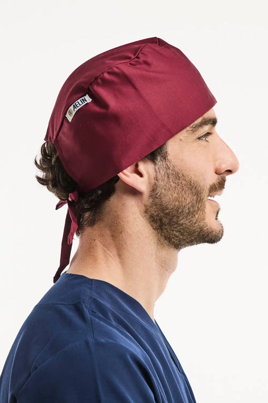 Calot médical Bordeaux pour cheveux courts, modèle Aelin en maroon élégant