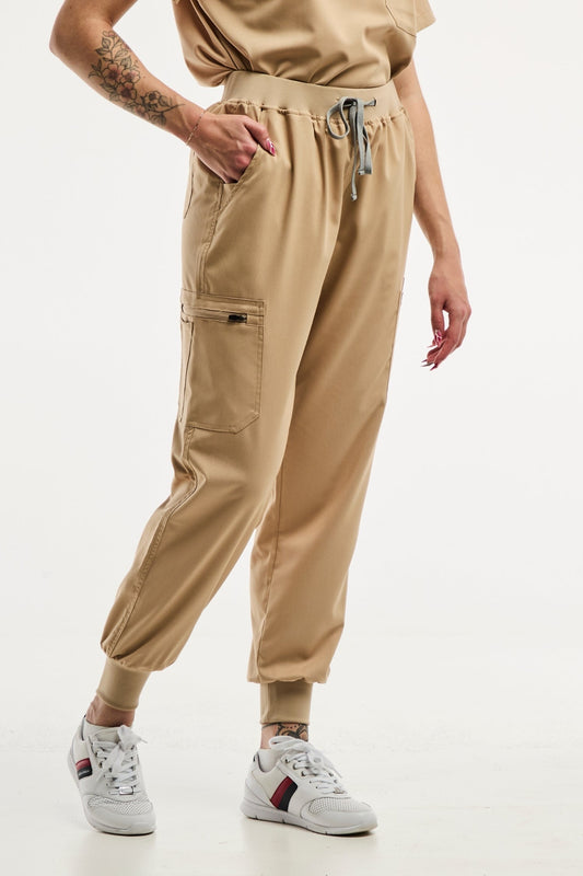 Pantalon médical jogger EMMA beige clair pour femme, idéal pour le milieu médical