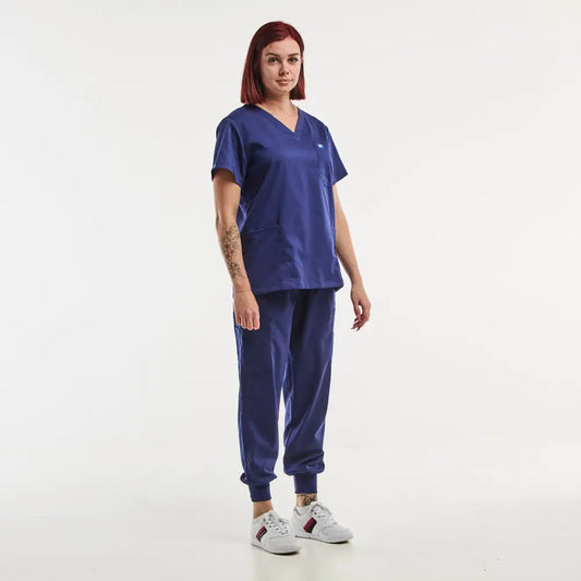 Tunique médicale et pantalon médical jogger EMMA en bleu marine pour femme