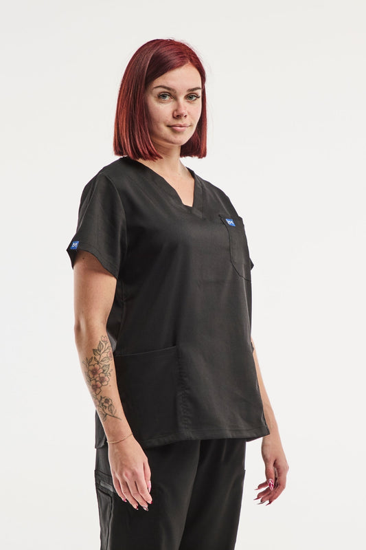 Tunique médicale col EMMA femme en noir, idéale pour un look professionnel