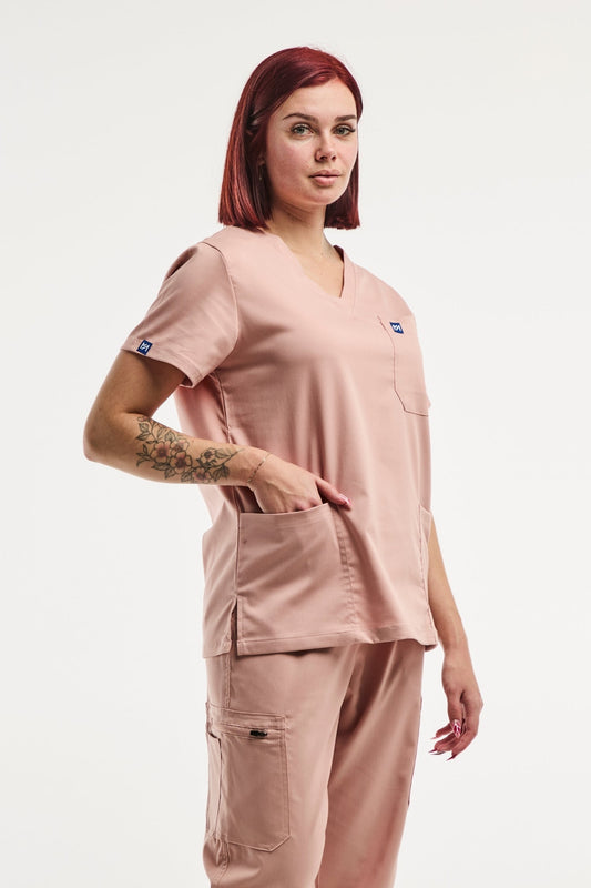 Tunique médicale col rose clair pour femme, modèle EMMA en uniforme médical