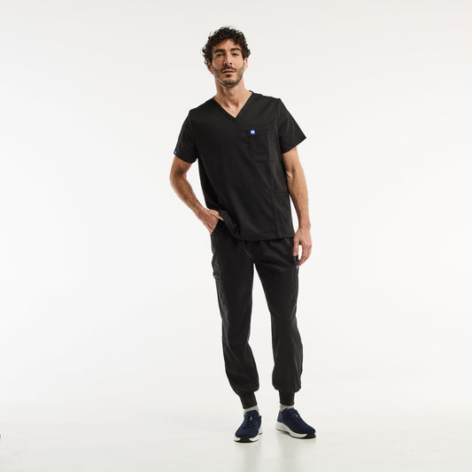Ensemble médical complet LUCA Jogger en noir pour homme affichant des scrubs médicaux