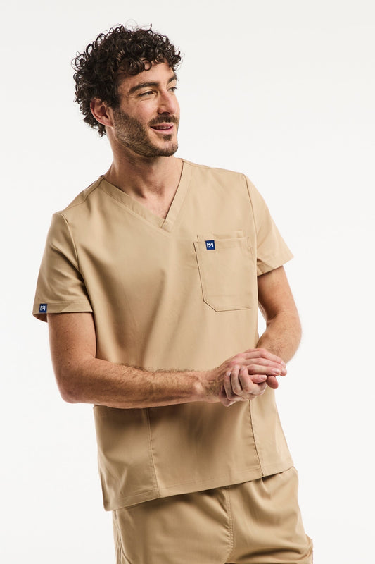 Tunique médicale col LUCA en beige clair pour homme, idéale pour les professionnels de santé