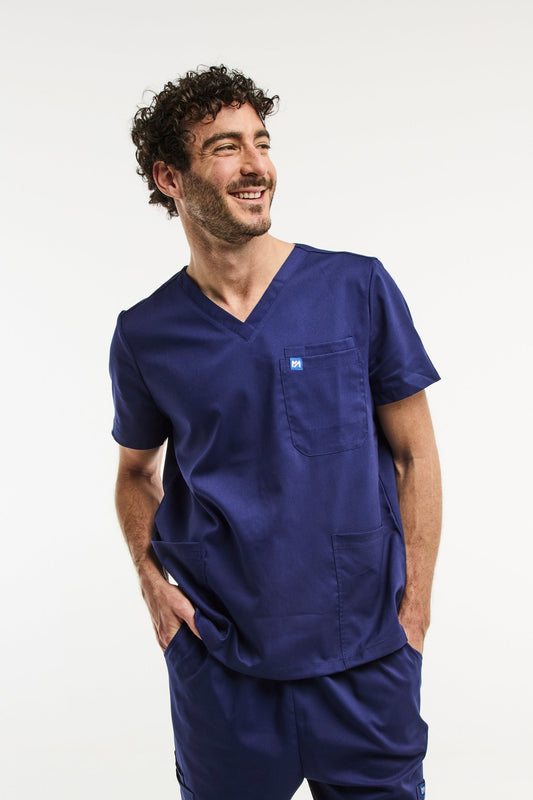 Tunique médicale homme bleu marine LUCA, idéale pour un style professionnel et pratique