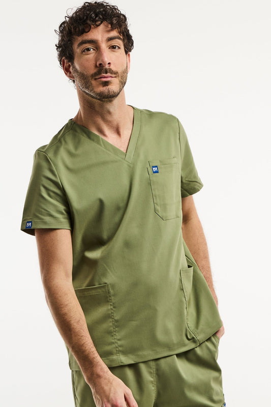 Tunique médicale homme, couleur vert olive, col adapté pour un confort optimal