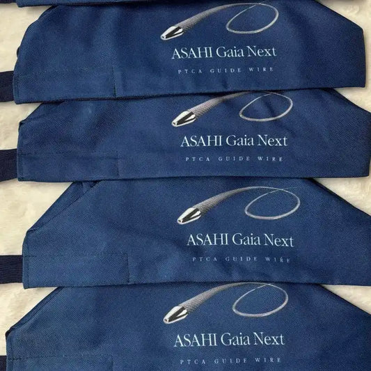 Manchons de tige bleu marine avec la marque 'ASAHI Gaia Next'.