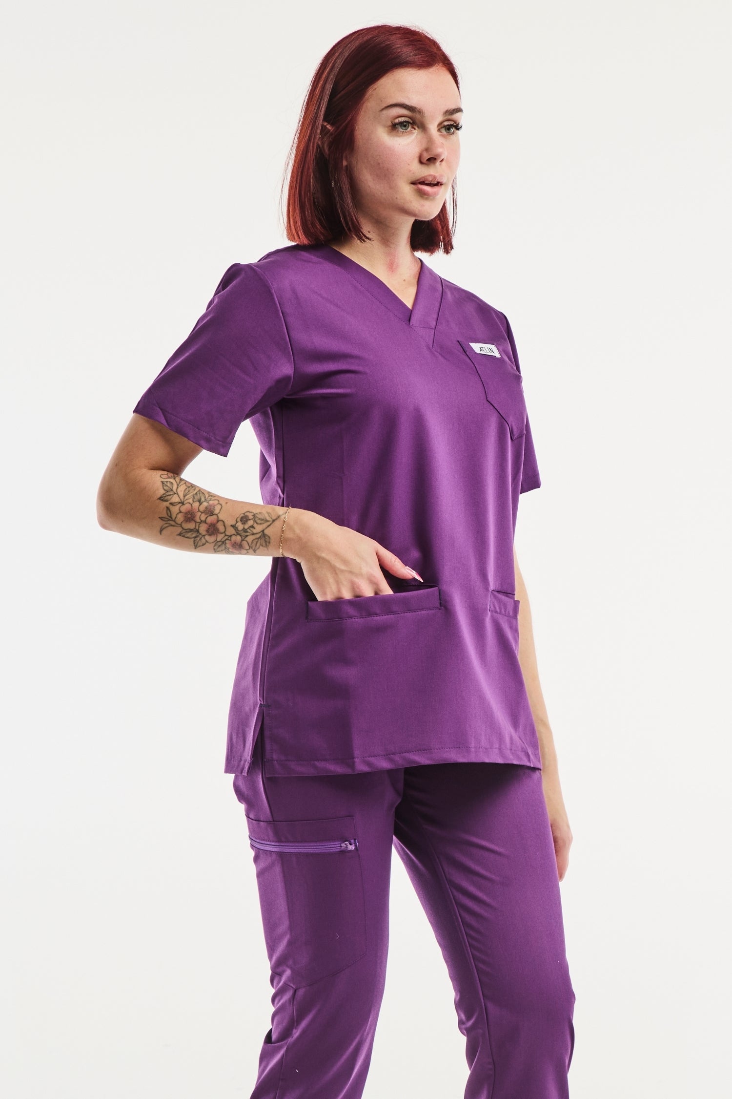 Tunique médicale Slimfit NEW en violet pour un style professionnel et moderne
