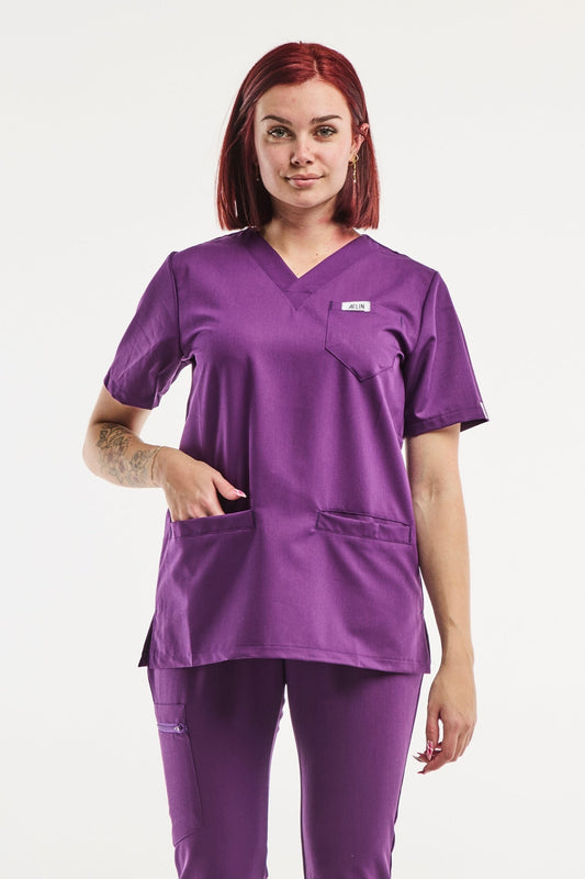 Tunique médicale Slimfit NEW en violet, parfaite pour les professionnels de la santé