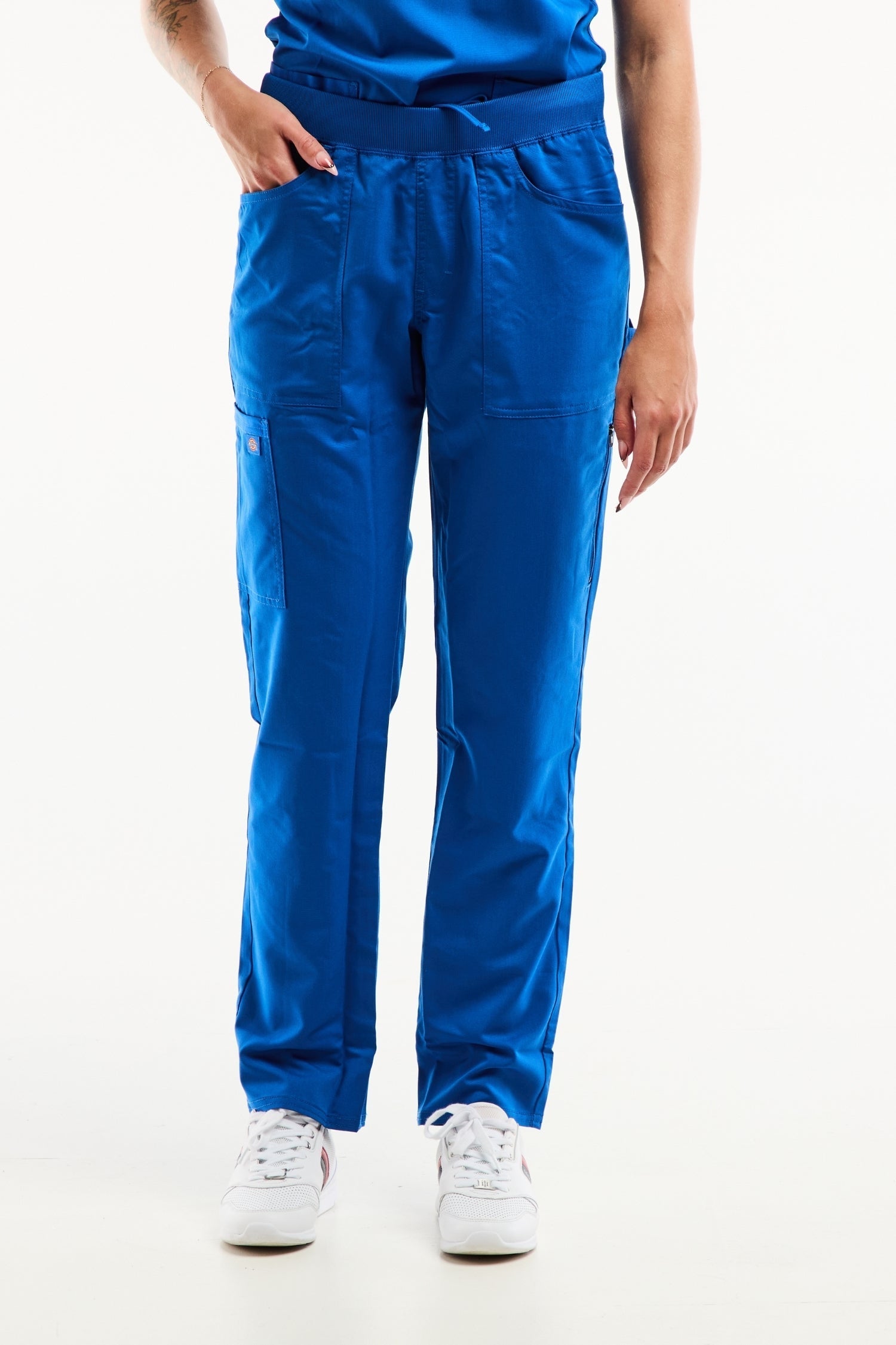Pantalon médical Balance by Dickies bleu royal, coupe moderne, tissu extensible
