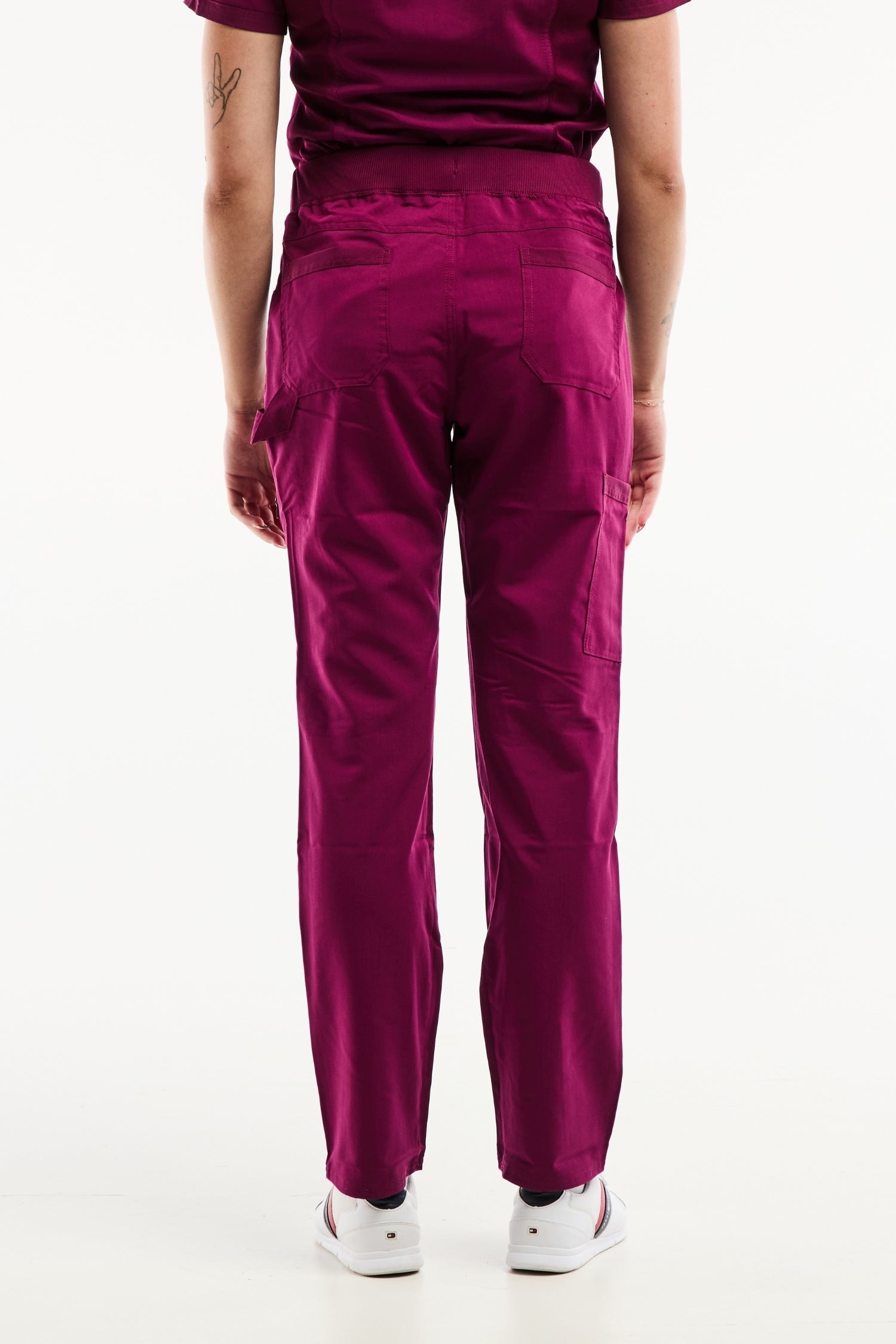 Pantalon médical Balance by Dickies femme bordeaux, coupe moderne, tissu extensible