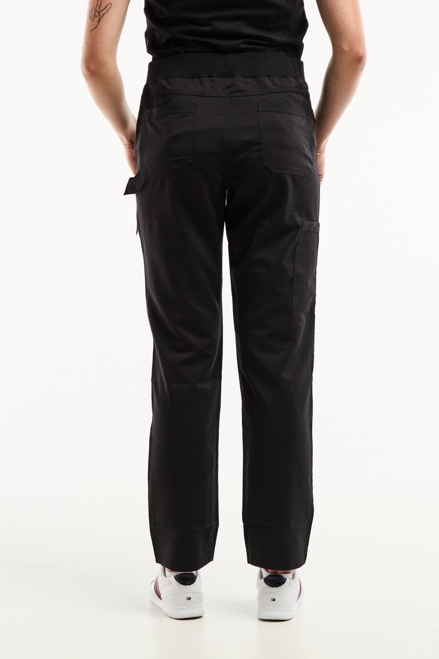 Pantalon médical Balance by Dickies femme noir, coupe moderne, pockets multiples