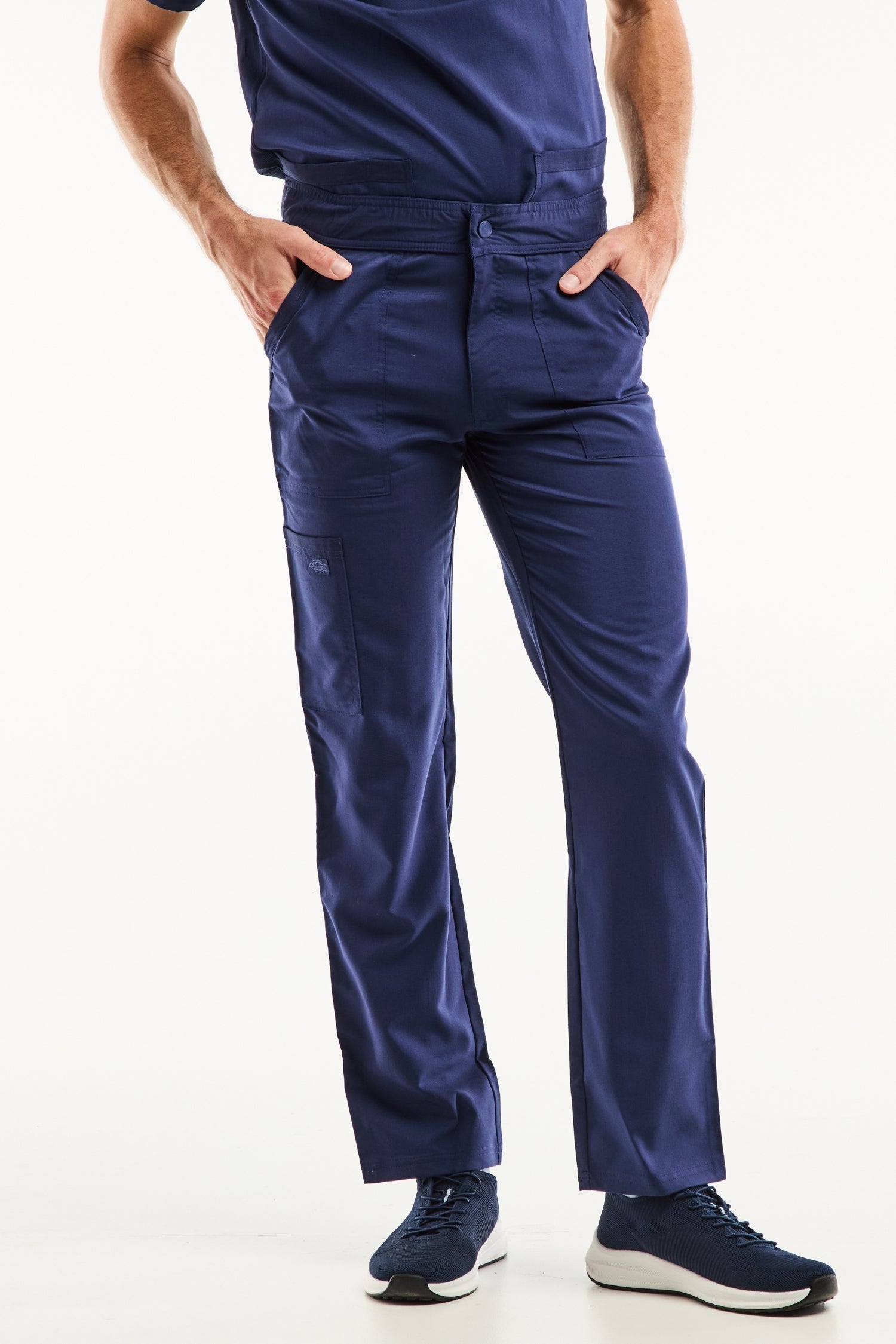 Pantalon médical Balance by Dickies bleu marine, coupe moderne, tenues médicales