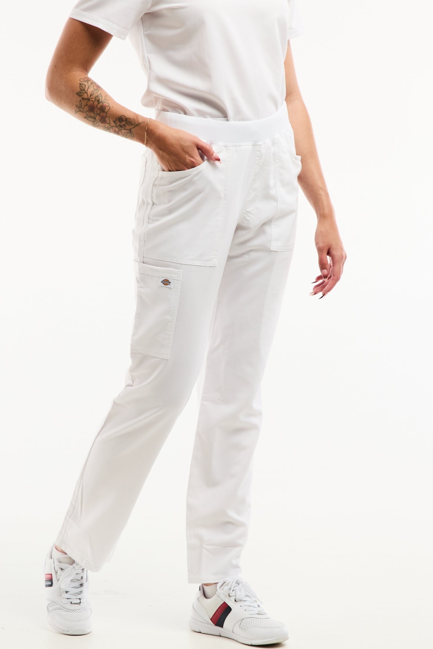 Pantalon cargo blanc Balance by Dickies femme, multiples poches, coupe relaxée