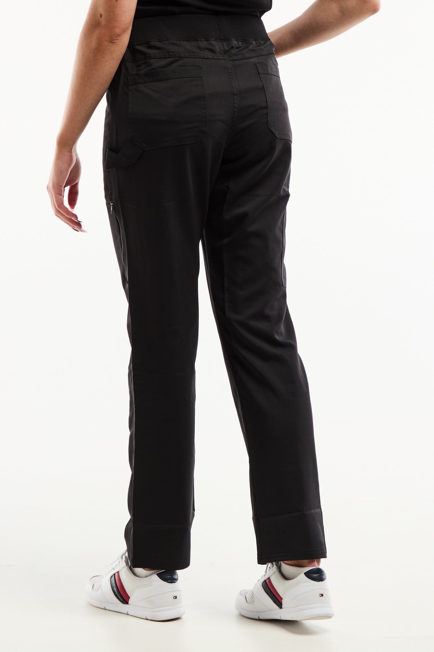 Pantalon noir Balance by Dickies femme, coupe droite, matériaux techniques faciles