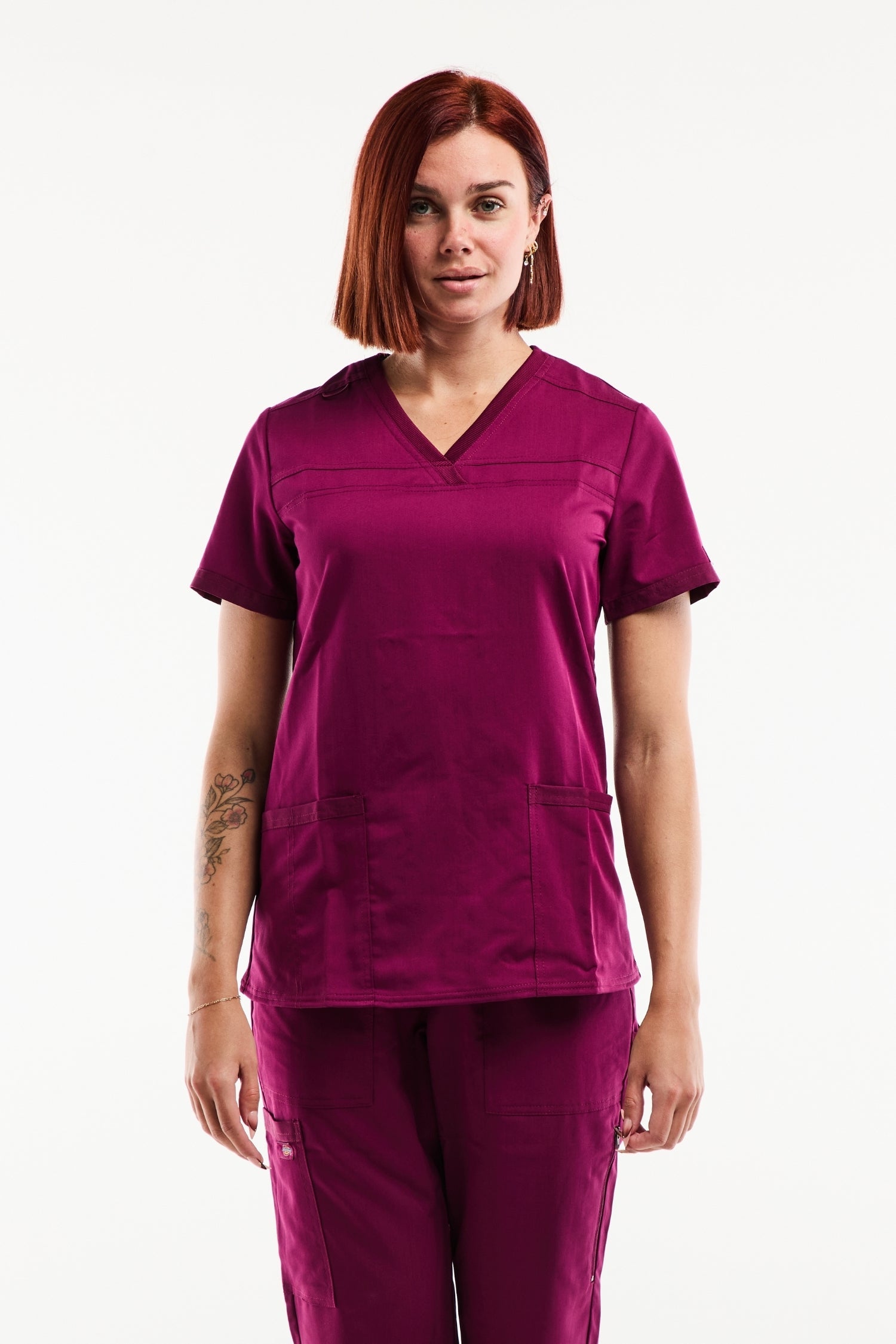 Tunique médicale Balance by Dickies femme bordeaux, coupe contemporaine, tissu extensible