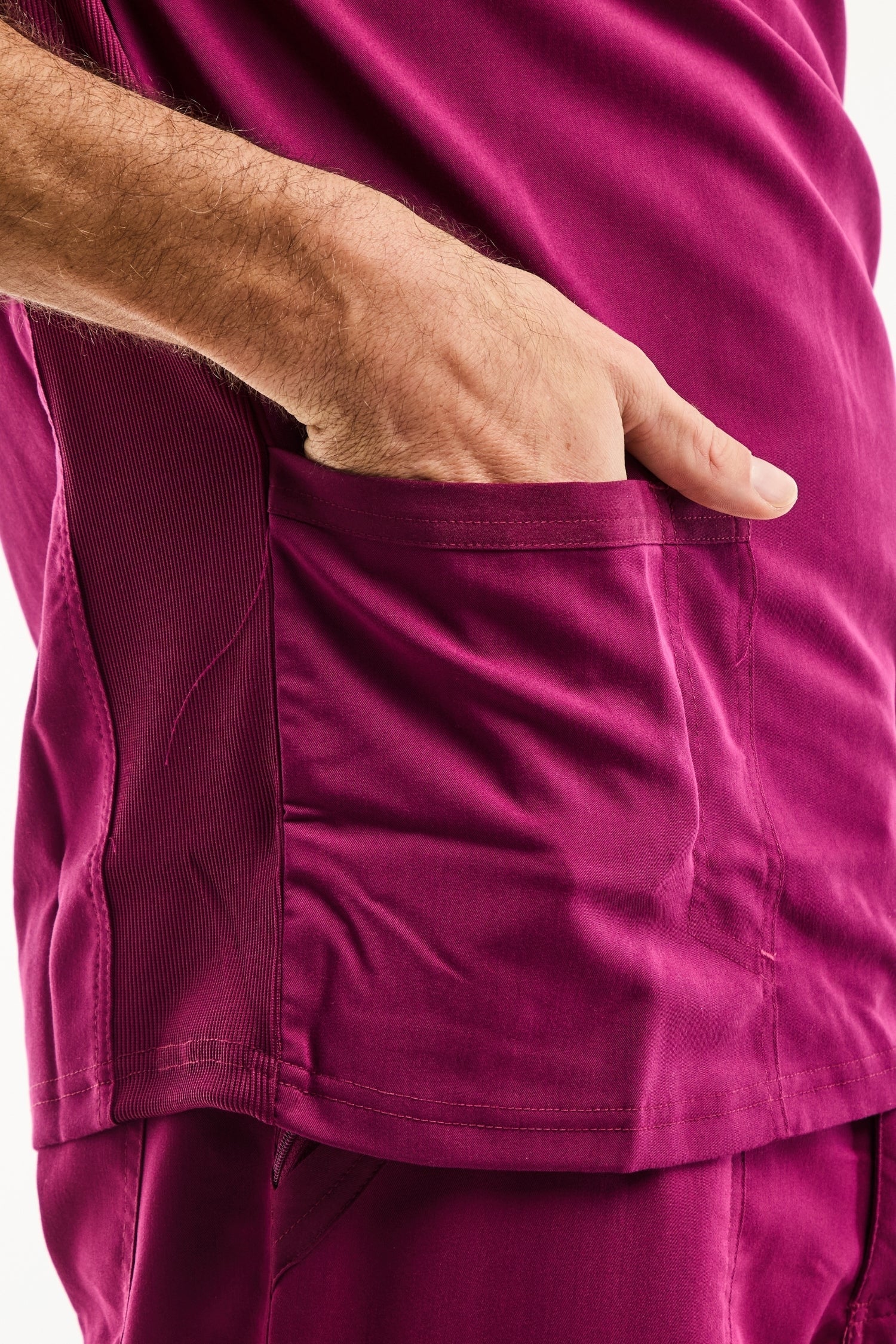 Tunique médicale Balance by Dickies homme bordeaux avec poches plaquées et panneau corduroy