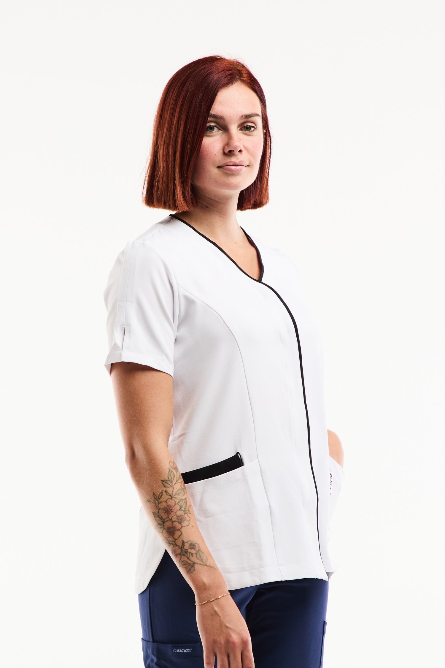 Blouse médicale femme Serena blanche à manches courtes stretch