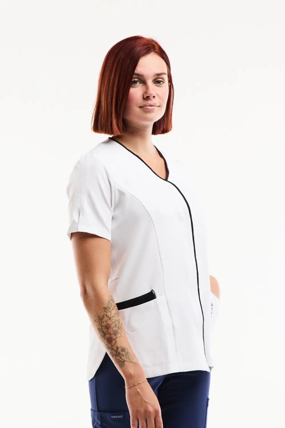Blouse médicale femme Serena blanche à manches courtes stretch