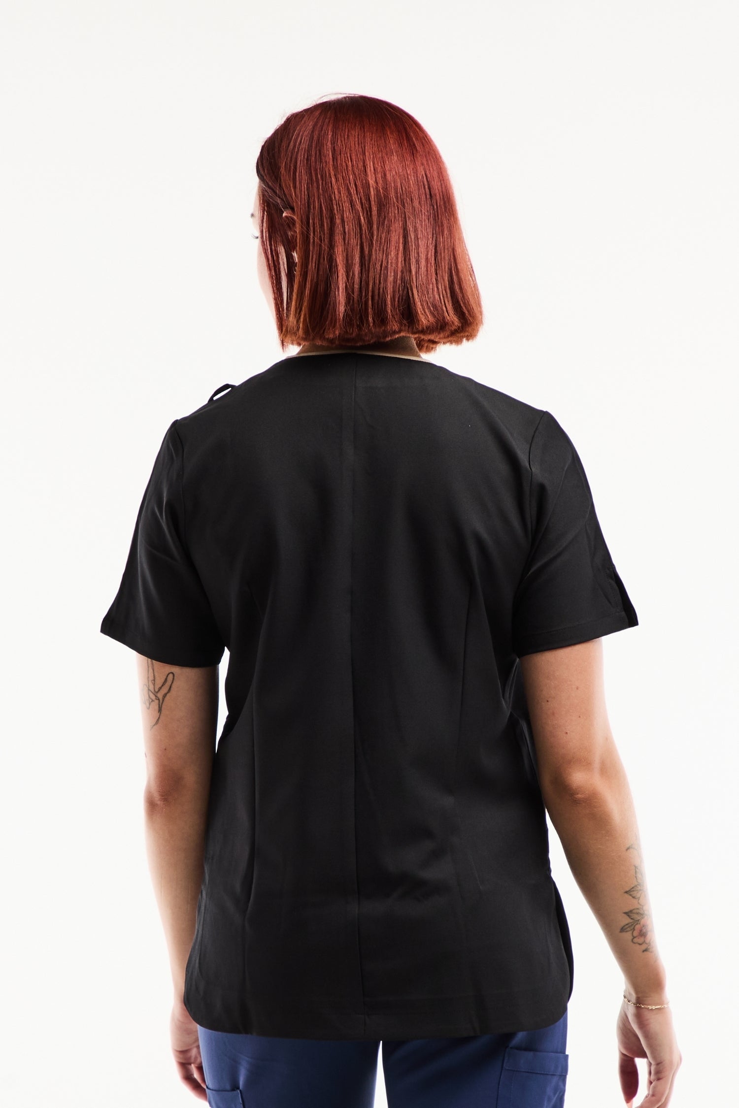 Blouse médicale femme Serena noire oversized avec poche et dentelle