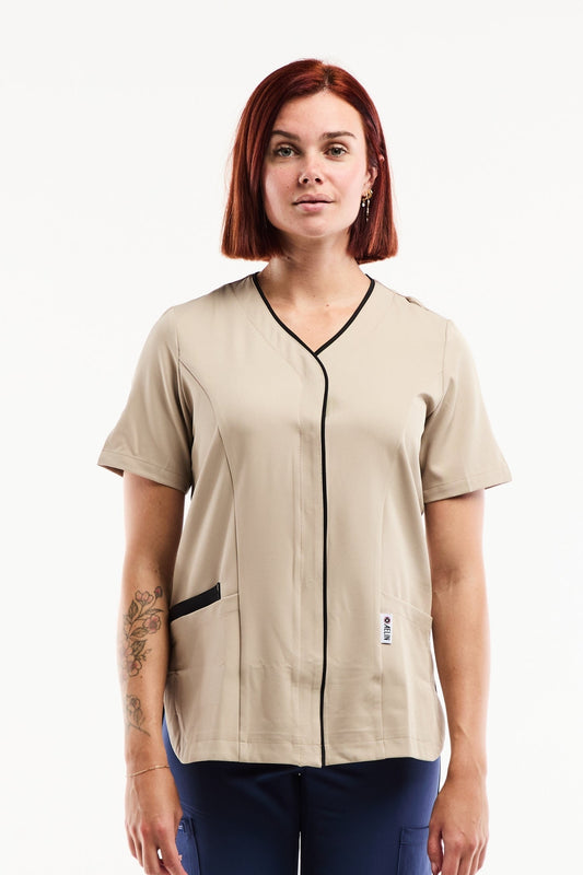 Blouse médicale Serena sable avec piping noir et poches
