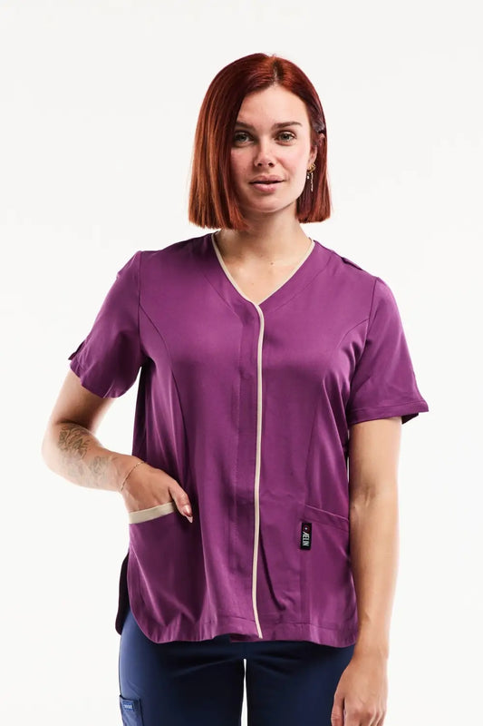 Blouse médicale Serena violette à zip blanc et poche