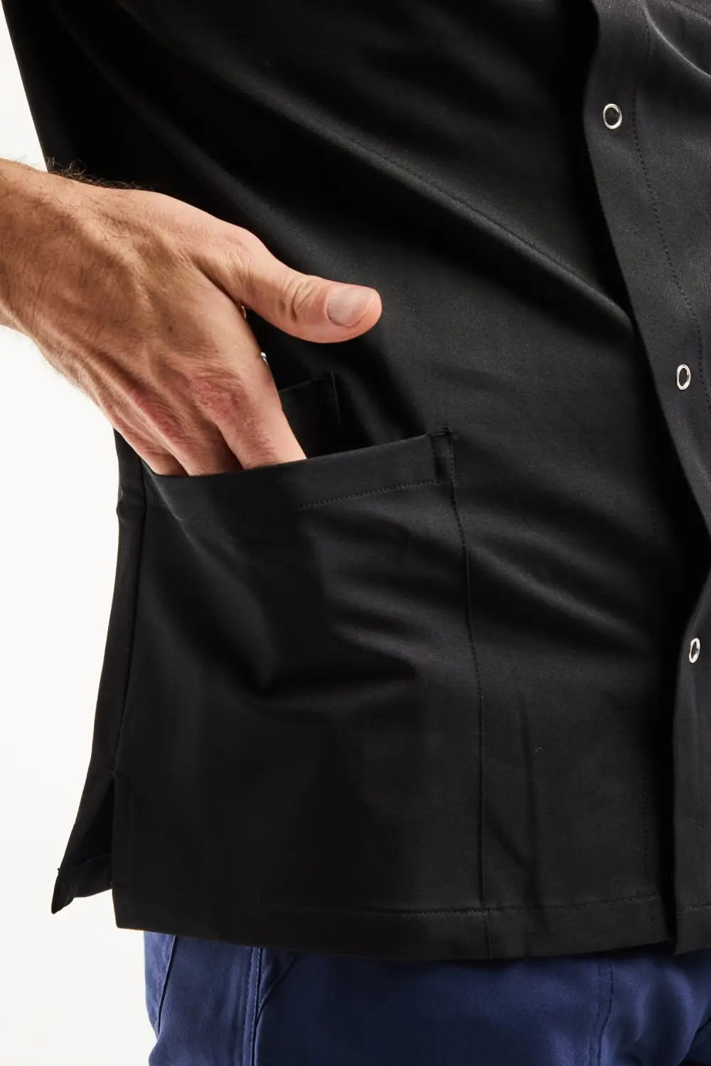 Blouse médicale homme noire à col officier moderne, tissu technique stretch