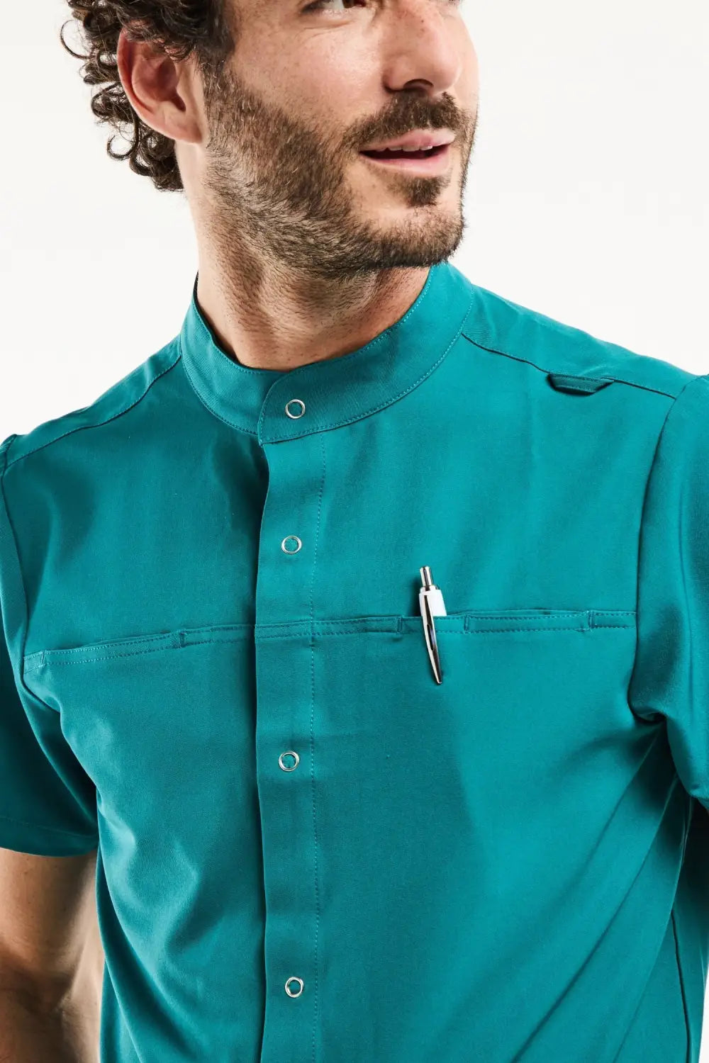 Chemise médicale homme col officier moderne en tissu technique vert turquoise