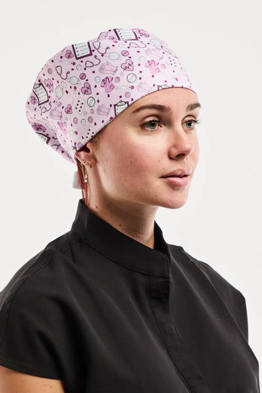 Calot médical rose Aelin collection art, toque chef rose motif blanc noir
