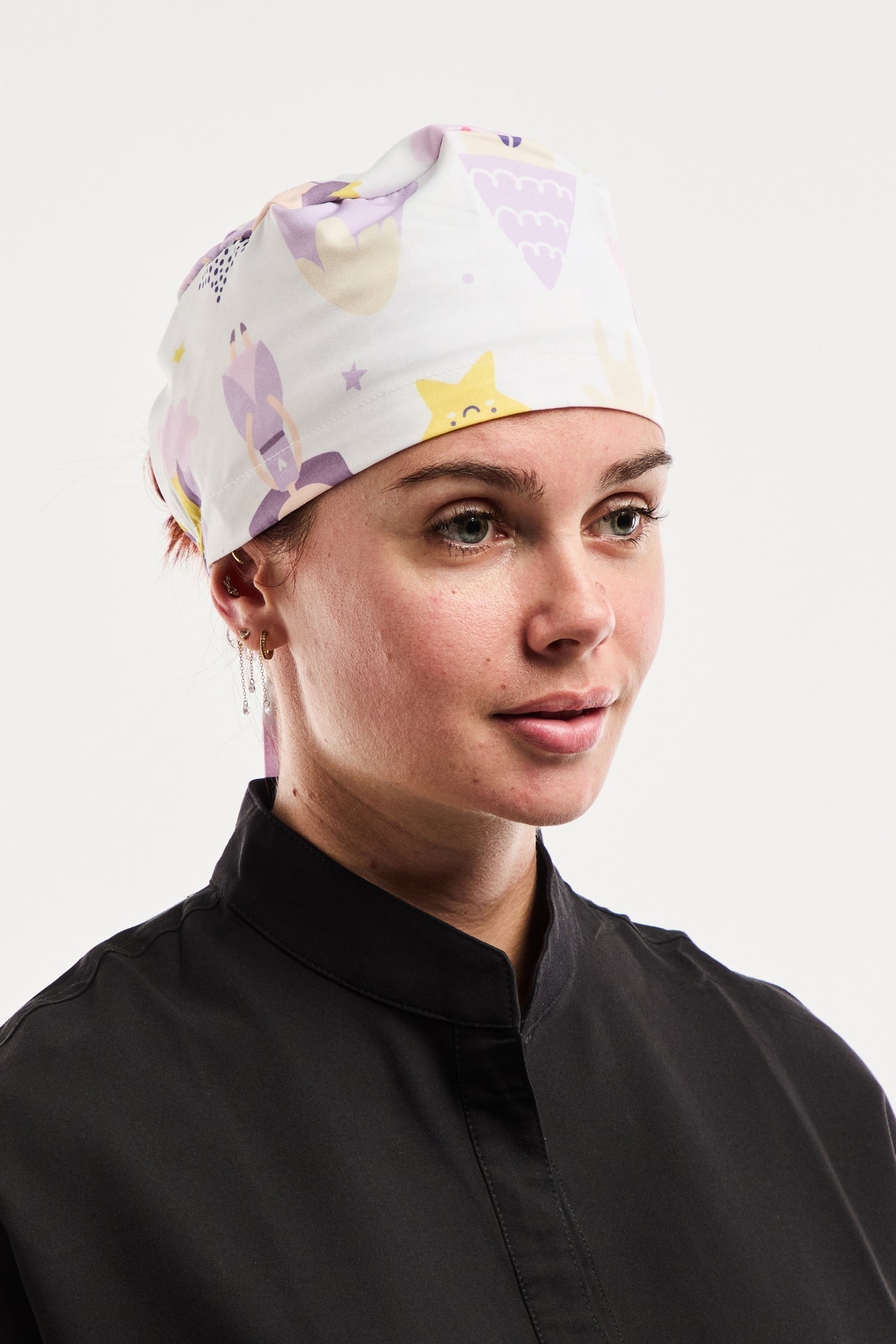 Calot médical imprimé licornes arc-en-ciel blanc étoiles pastel