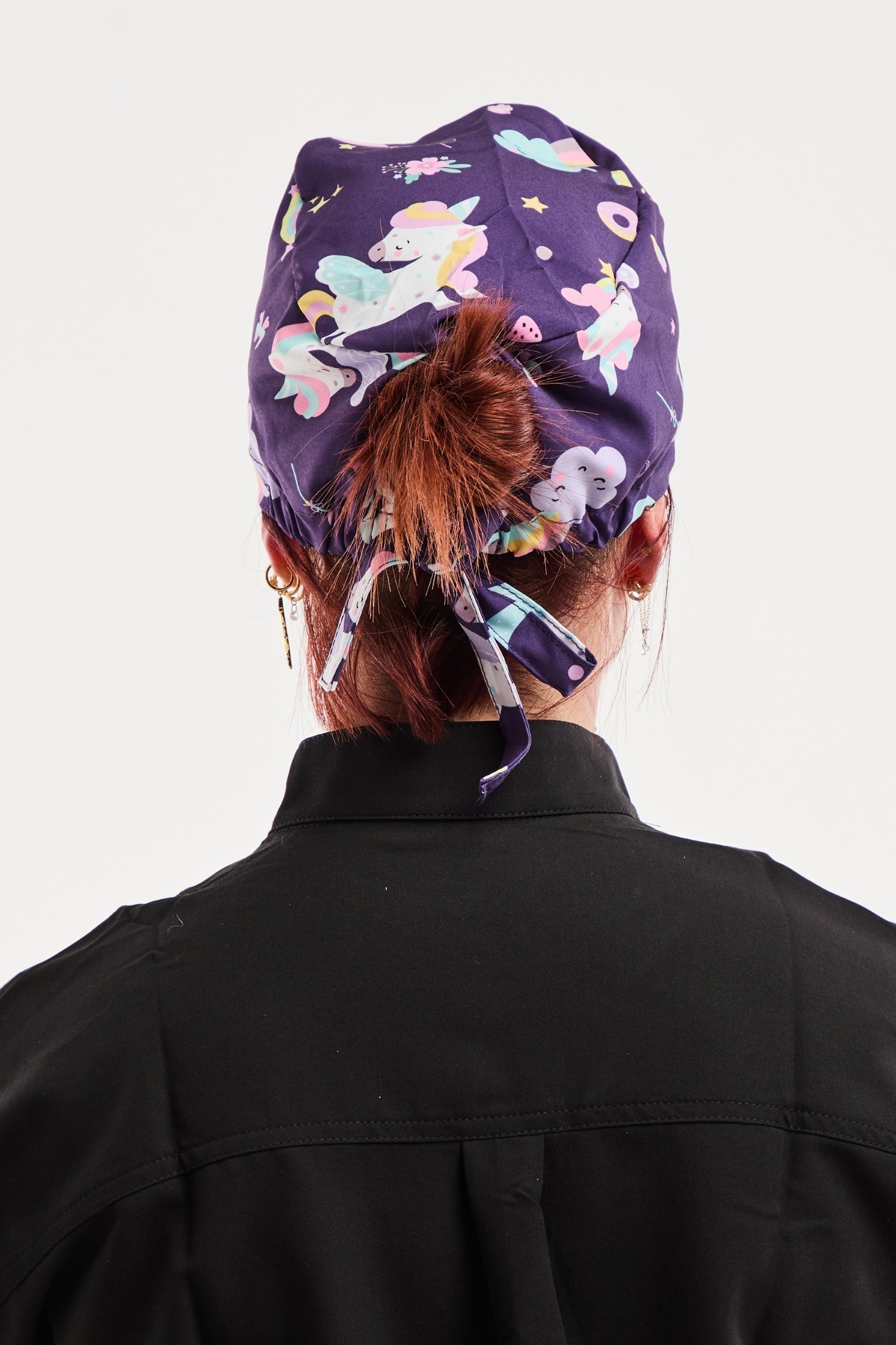 Calot médical imprimé violet motifs licorne nuages étoiles pastel