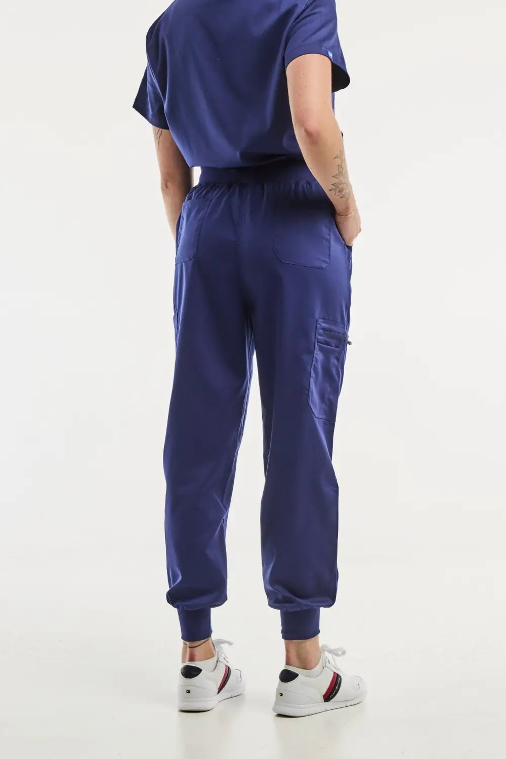 Pantalon médical jogger EMMA en bleu marine pour femmes, idéal pour le travail