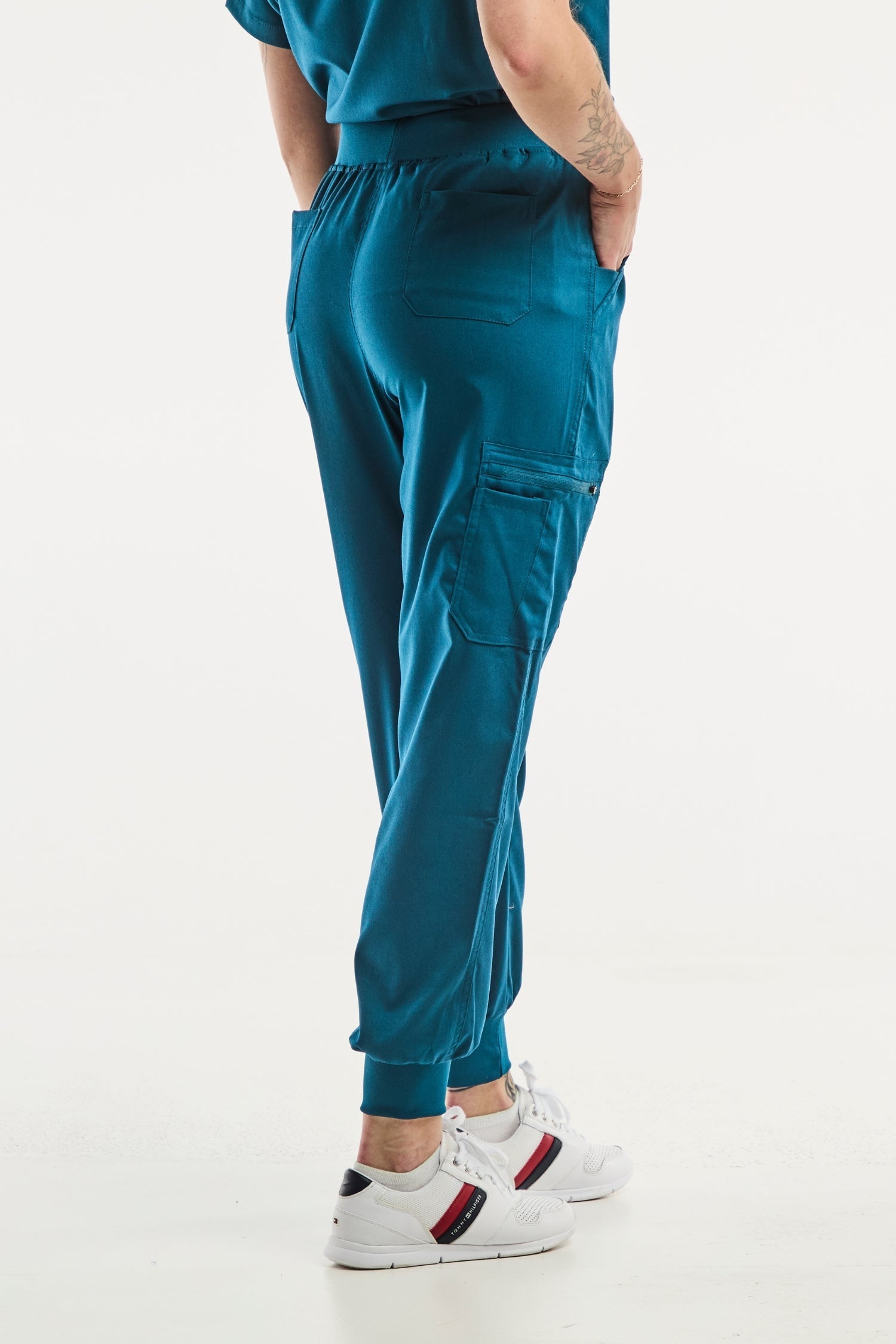 Pantalon médical jogger EMMA en vert turquoise pour femmes, idéal pour le travail