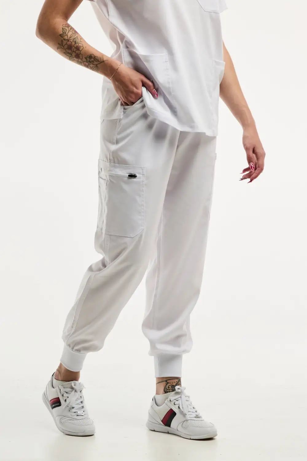 Pantalon médical jogger blanc pour tenue médicale femme EMMA Jogger