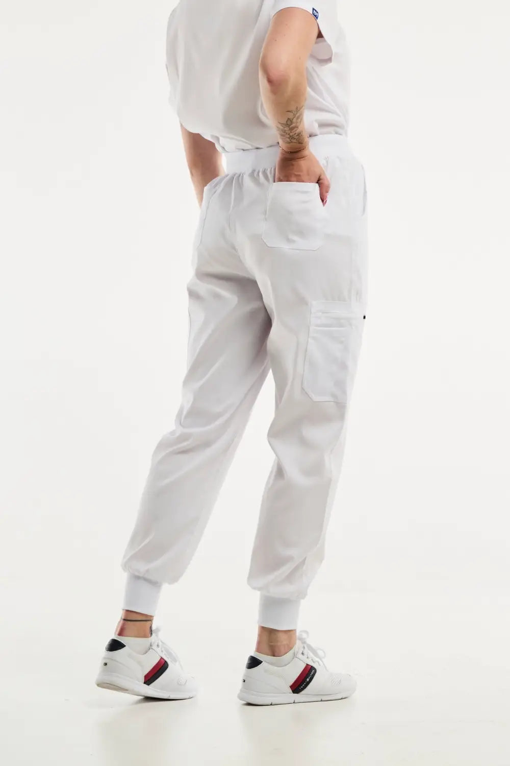 Pantalon médical jogger blanc EMMA pour femme, tenue médicale confortable