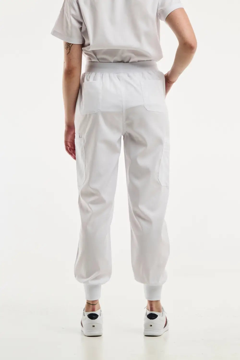 Pantalon médical jogger blanc EMMA, tenue médicale pour femme, confort et style