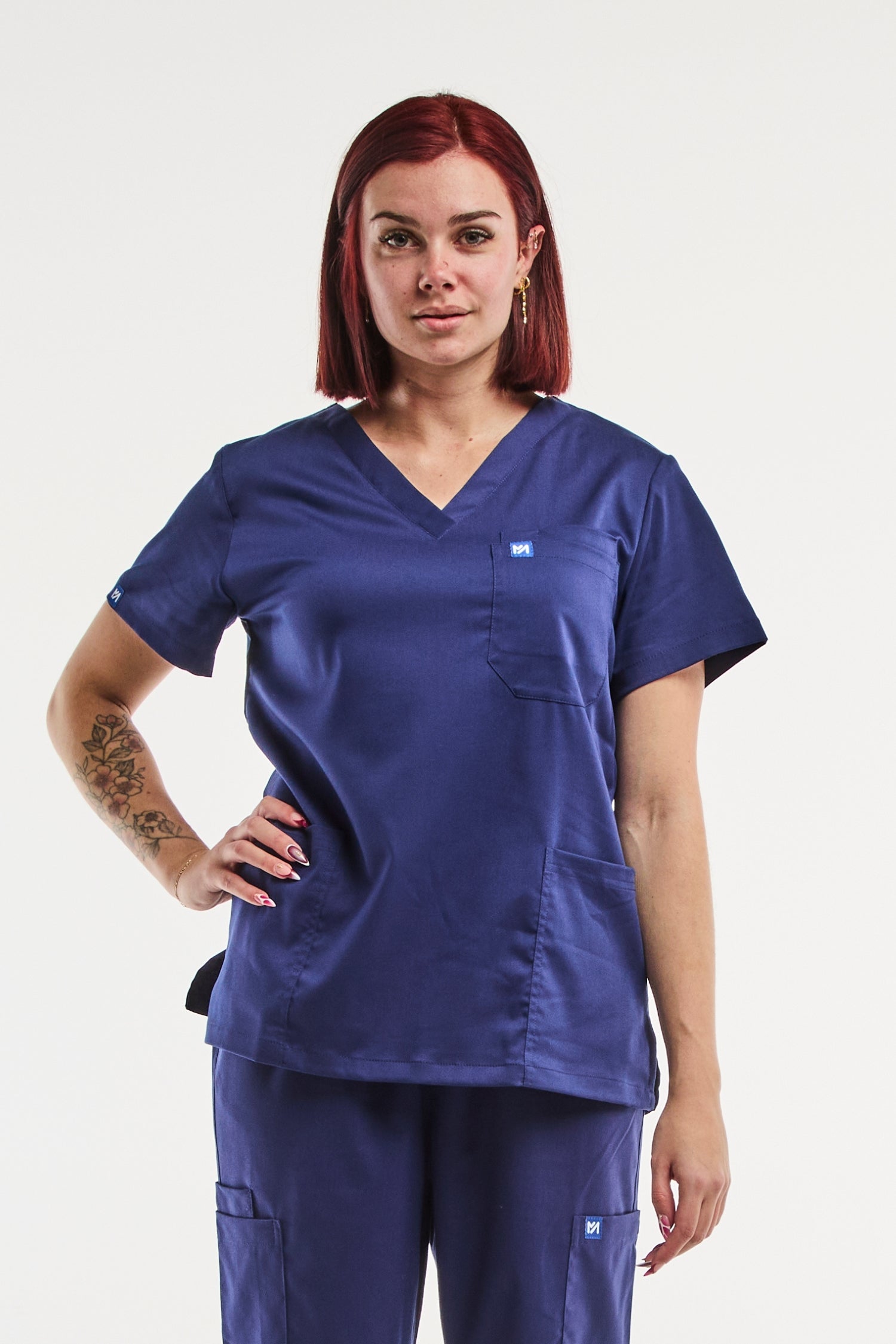 Tunique médicale col en bleu marine pour femme de la collection EMMA