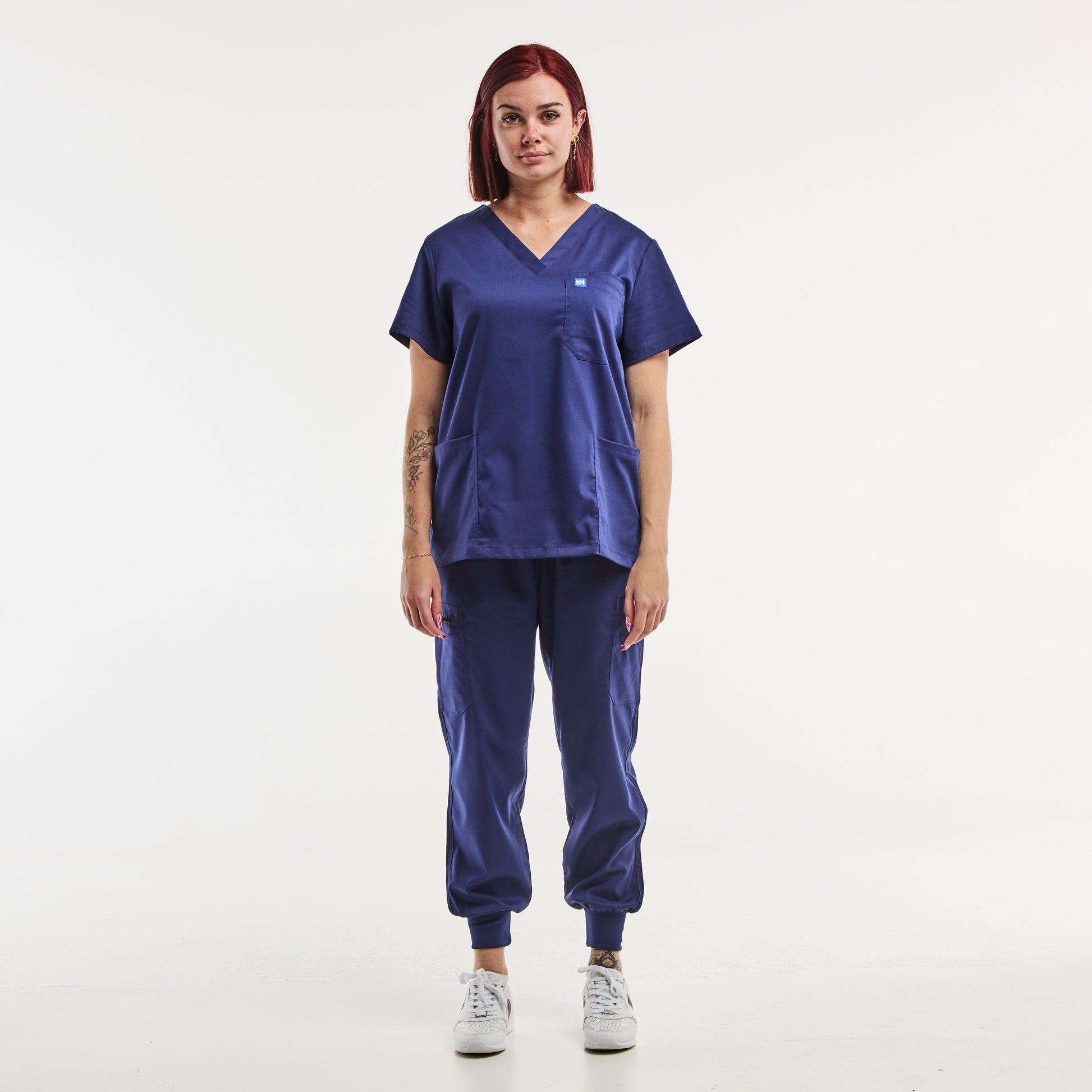 Tunique médicale et pantalon médical jogger en bleu marine pour femme EMMA Jogger