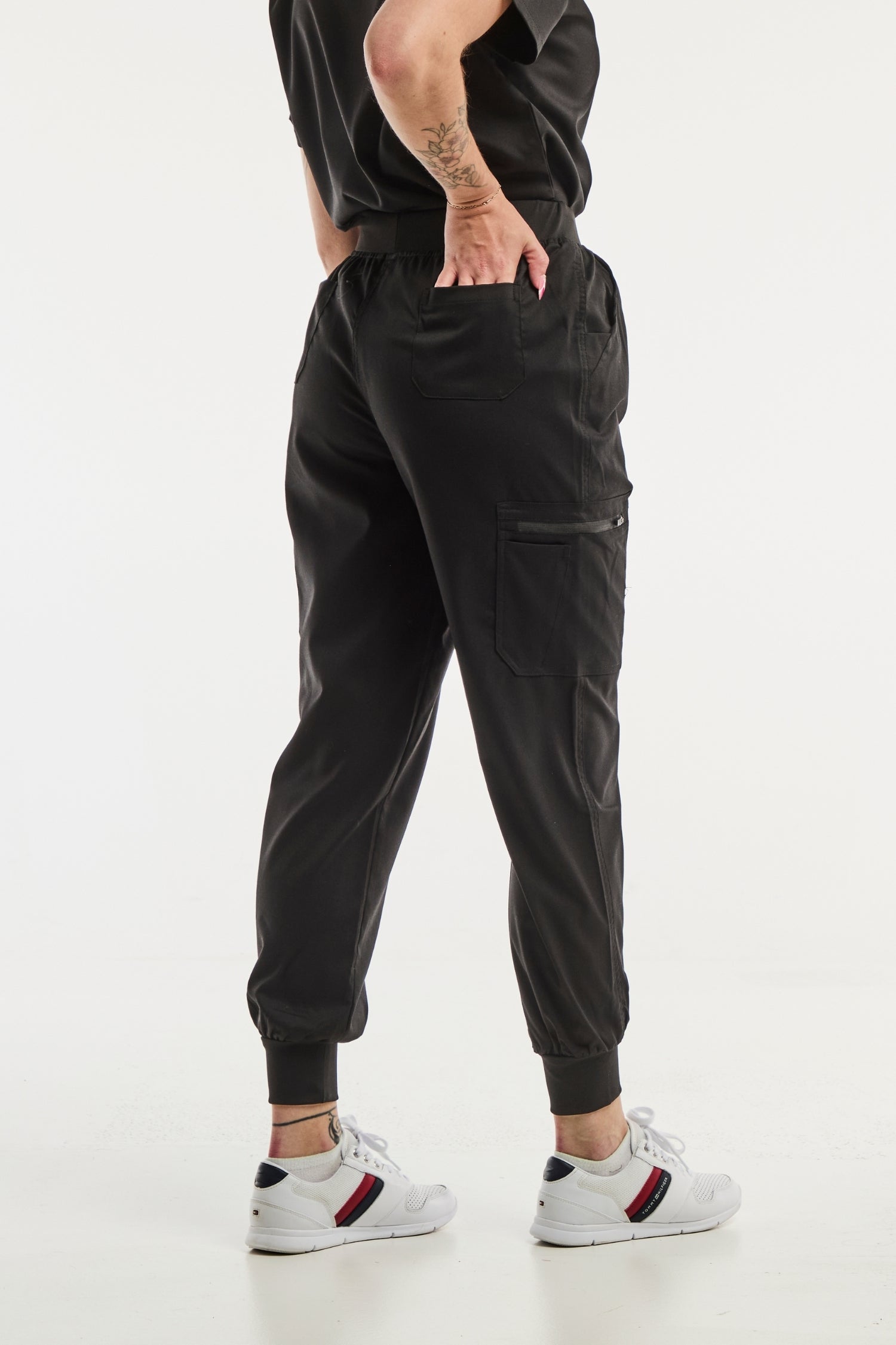 Pantalon médical jogger noir EMMA pour femme, confortable et élégant
