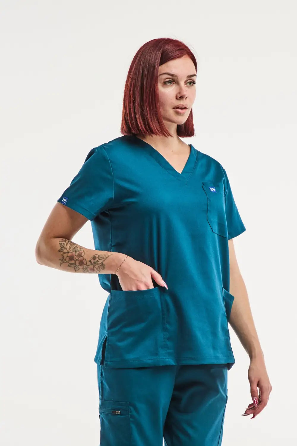 Teal scrub suit EMMA Jogger, tenue médicale femme, médicale à col, turquoise