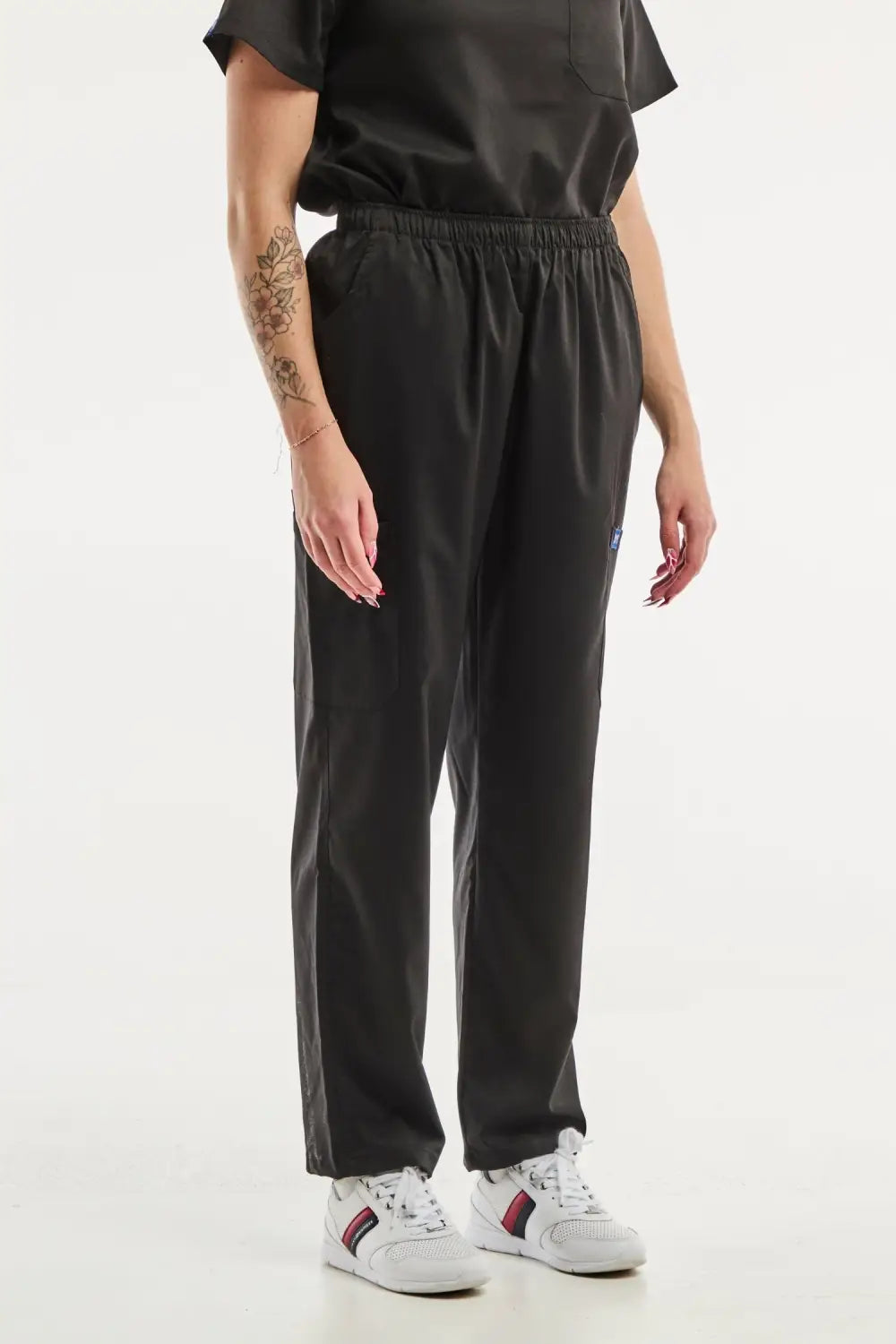 Pantalon médical EMMA noir pour femmes avec cordon de serrage, idéal pour tenues médicales
