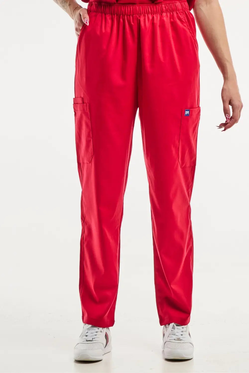 Pantalon médical ajusté rouge pour femme EMMA, tenue médicale élégante