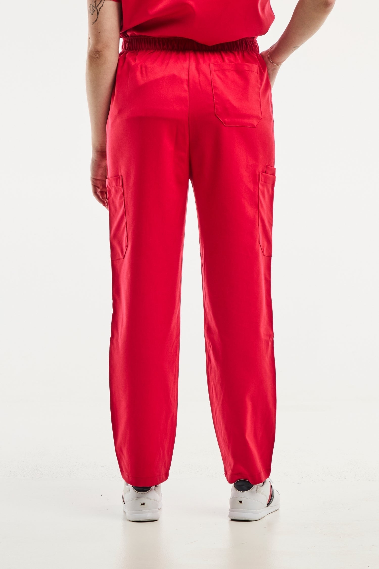 Pantalon médical ajusté rouge EMMA - Tenue médicale pour femme