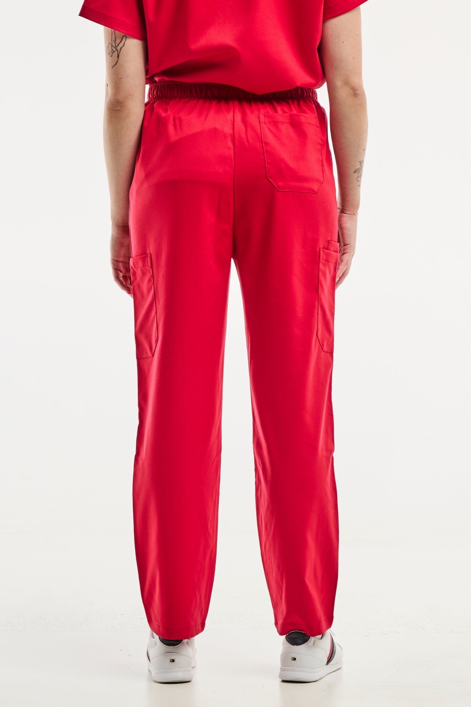 Pantalon médical ajusté rouge EMMA, tenue médicale femme, pantalon médical haut de gamme