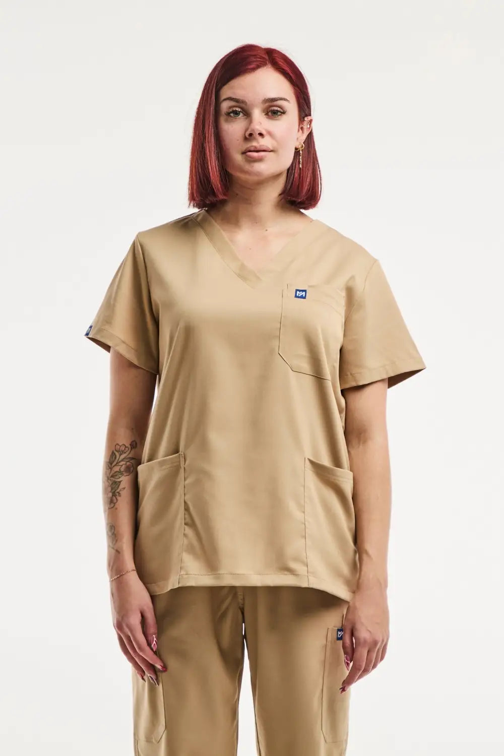 Tunique médicale col Emma beige clair pour femme en scrubs médicaux