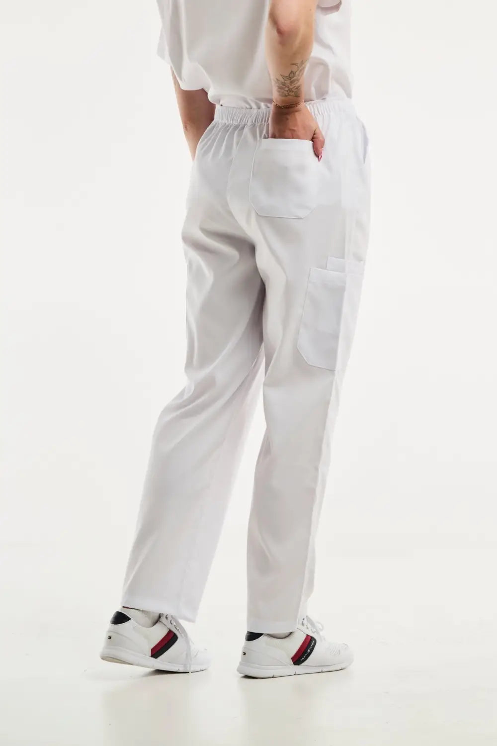 Pantalon médical ajusté blanc femme EMMA avec taille élastique pour tenue médicale