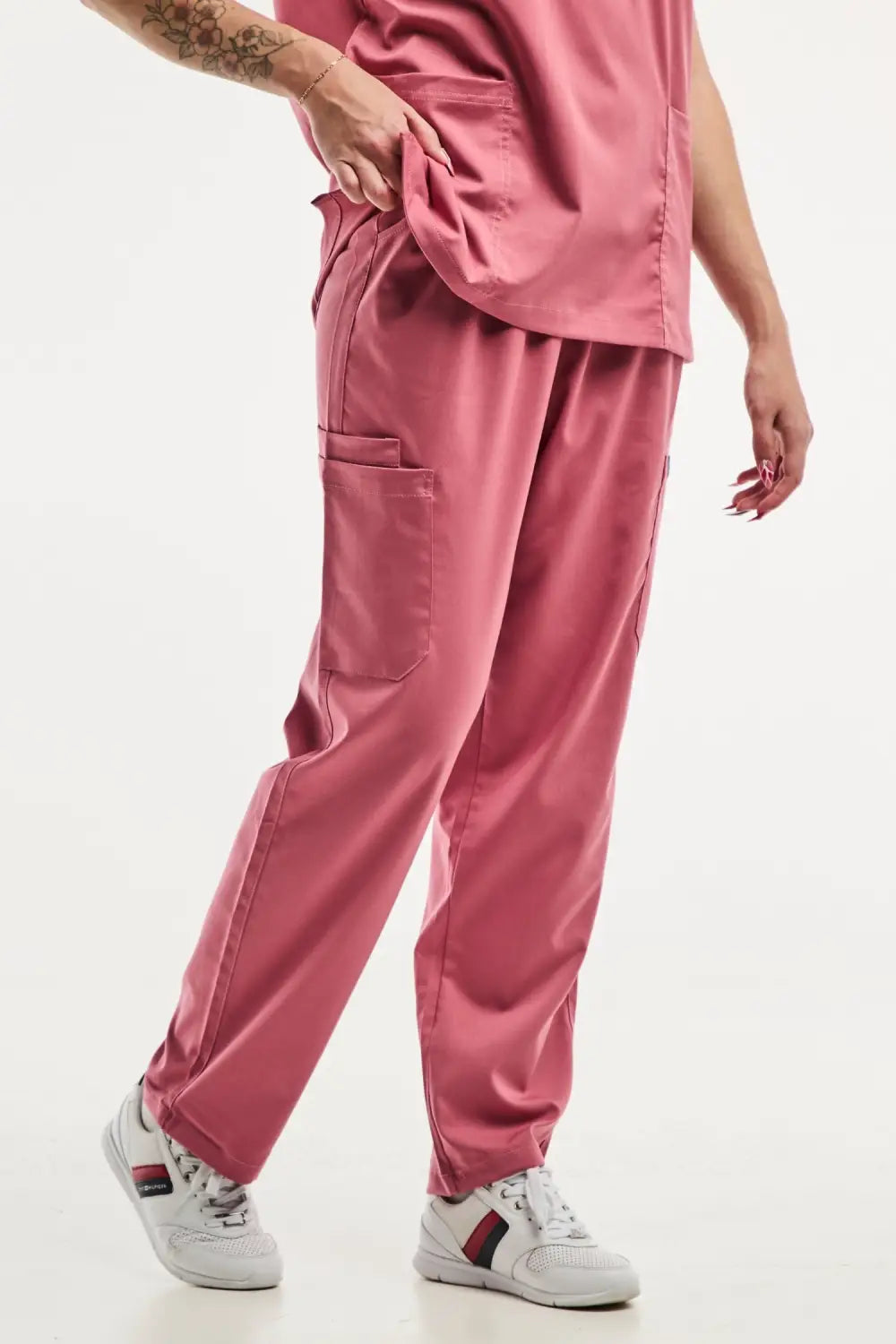 Pantalon médical ajusté rose EMMA pour femme, vêtement médical ajusté parfait
