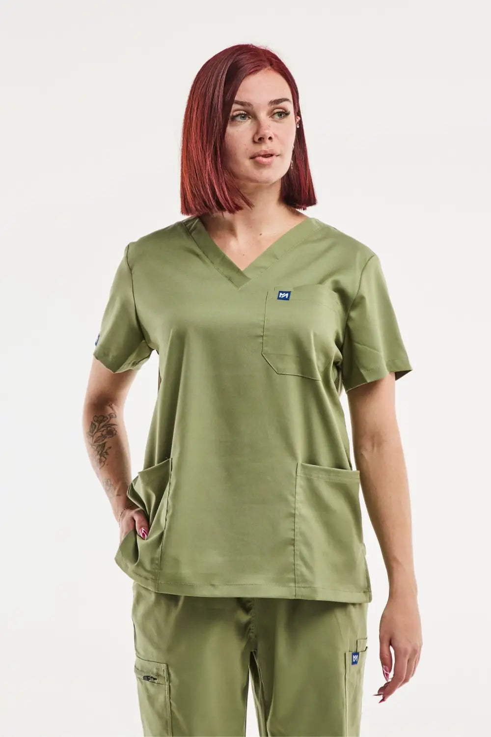 Tunique médicale col Olive verte pour femmes, modèle EMMA - style élégant et pratique