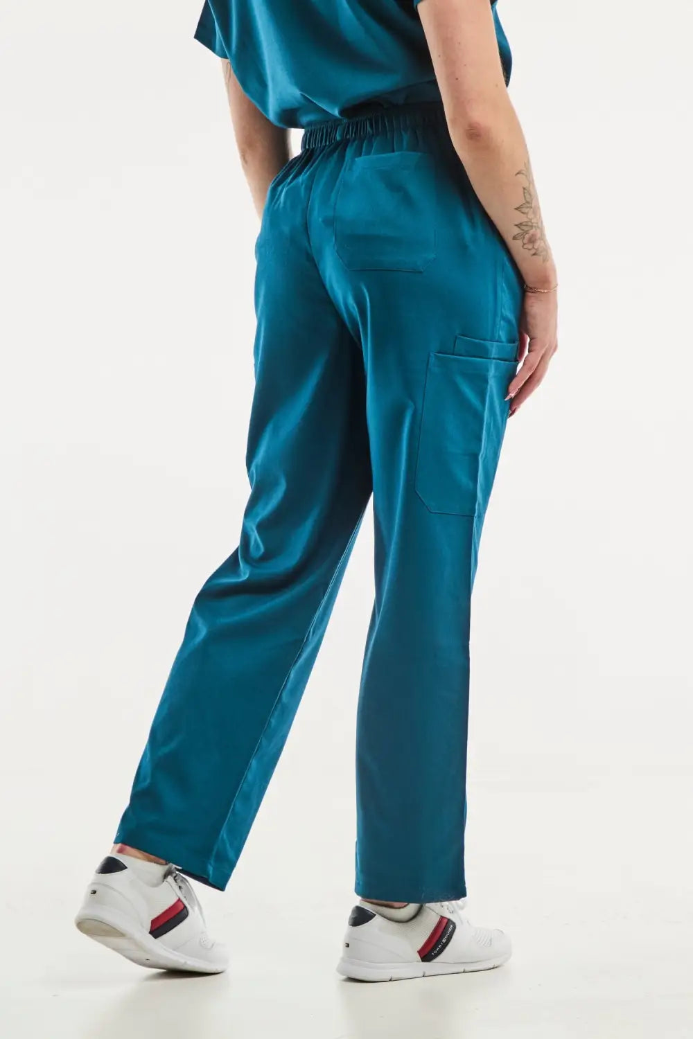 Pantalon médical ajusté vert turquoise pour femme EMMA, Tenue médicale élégante