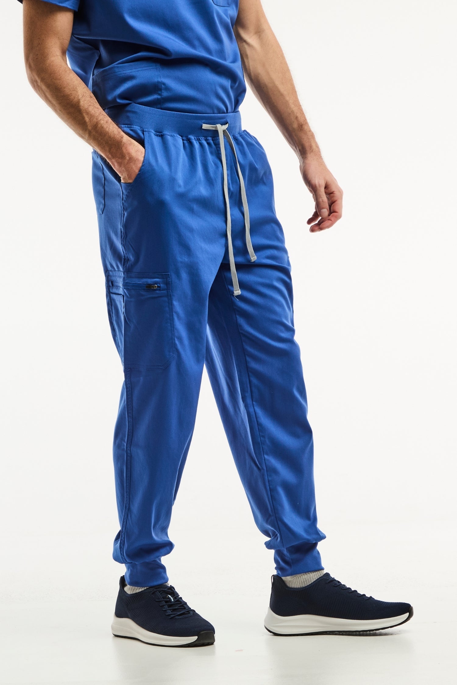 Pantalon médical jogger LUCA homme en bleu roi pour un style élégant et pratique
